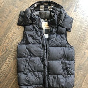 Men’s Burberry black puffer vest